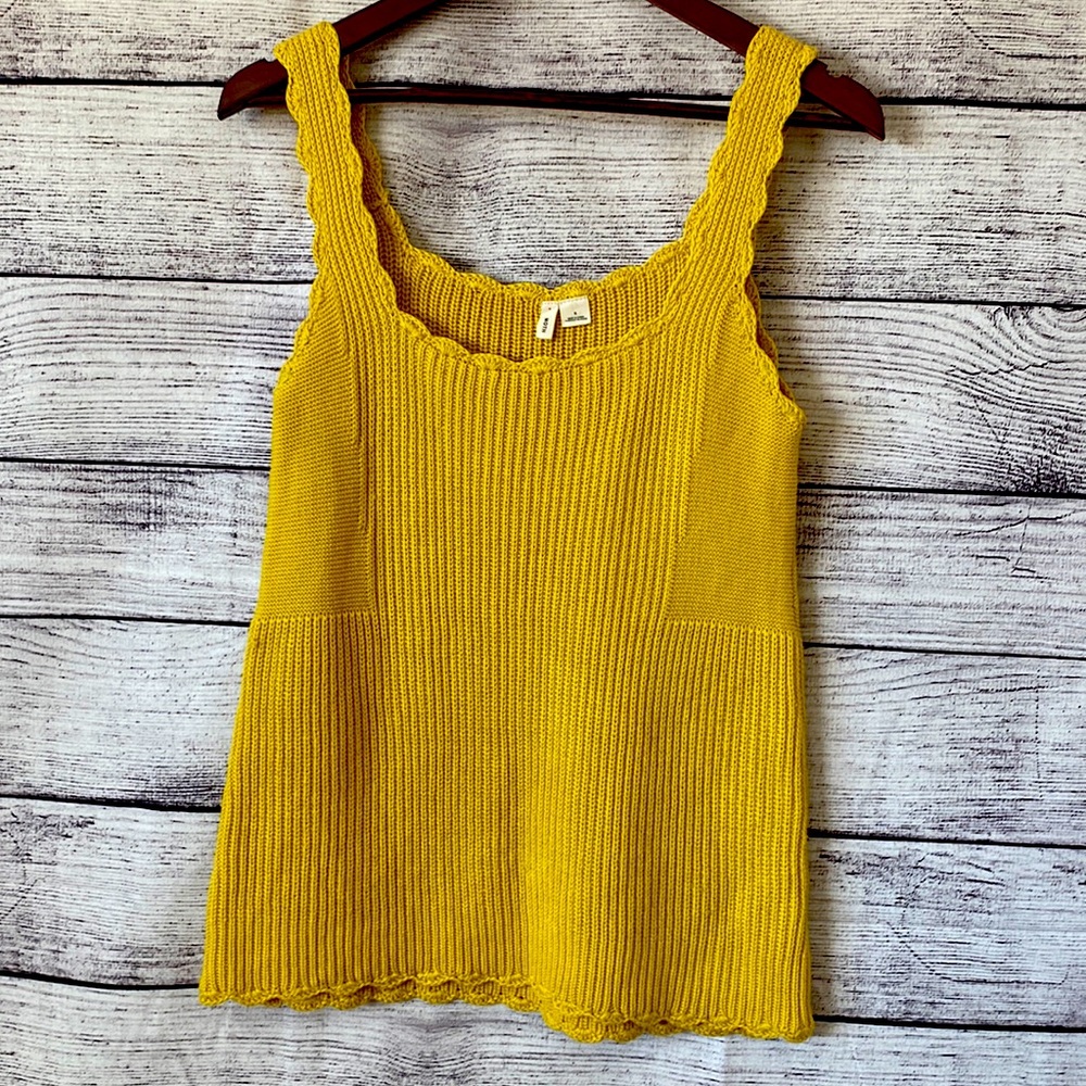 Anthropologie Moth Sleeveless scalloped trim Sweater Size S